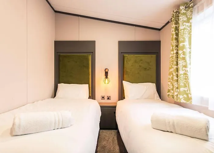 Fox With Hot Tub * York