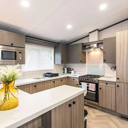 Dom wakacyjny Fox With Hot Tub